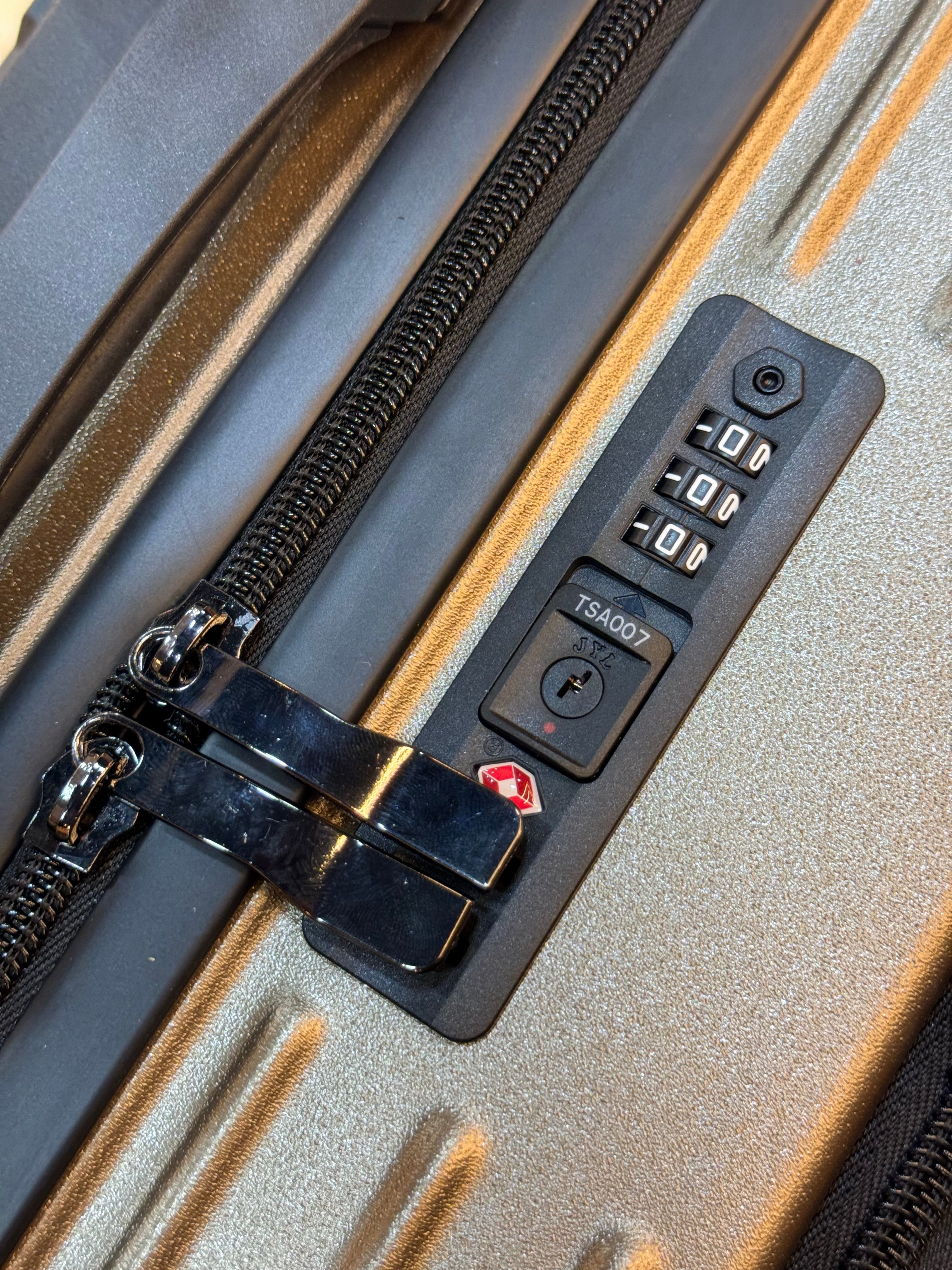 Elite Cabin Hard Luggage